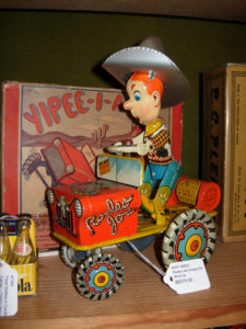 dc big flea vintage tin toy